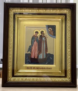 Икона «Петр и Феврония» в резном киоте Бийск